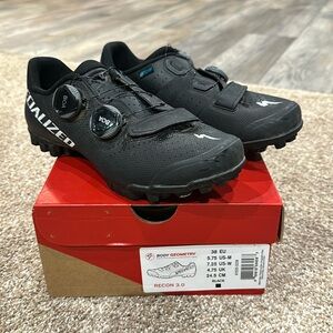 Specialized body geometry recon 3.0 38EU clipless shoes